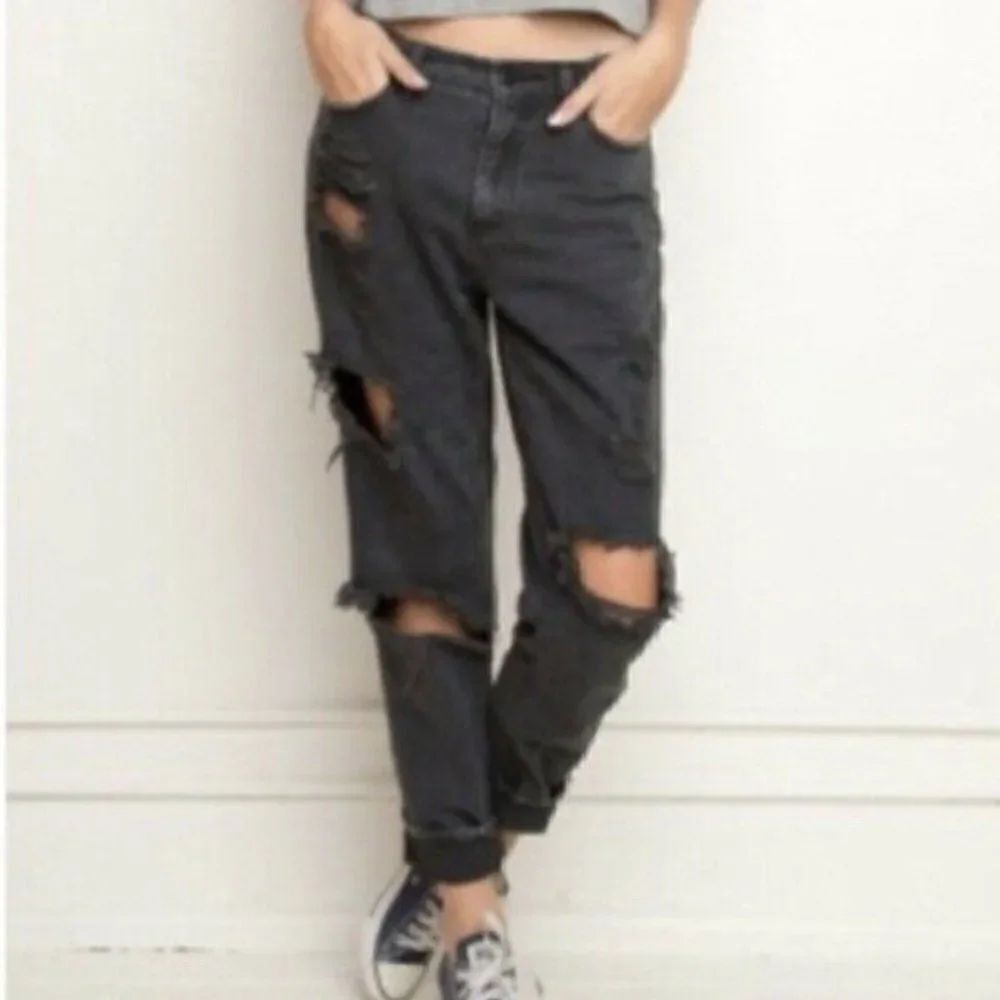 Brandy Melville Destroyed Boyfriend Jean Faded Black